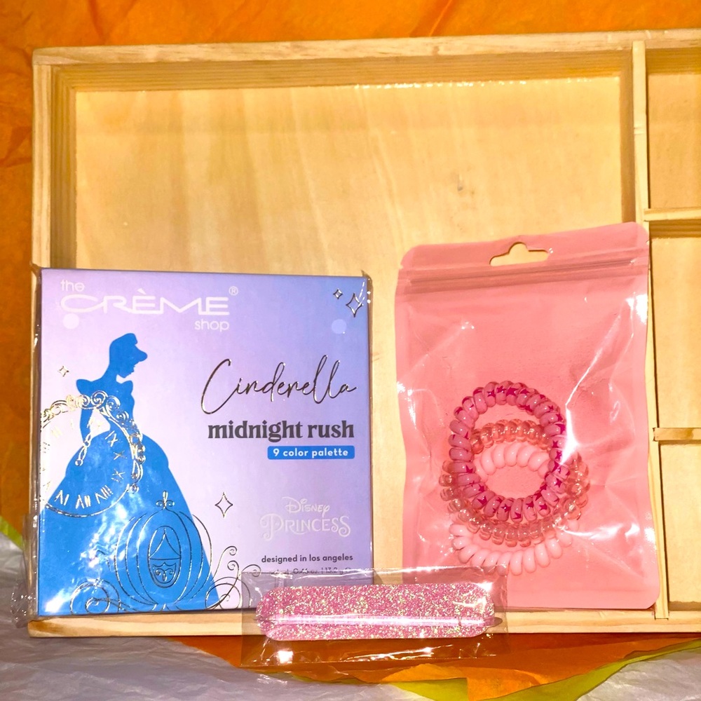 👛 THE CRÈME SHOP CINDERELLA PALETTE || 3pk HAIR-TIES || NAIL FILE  👛